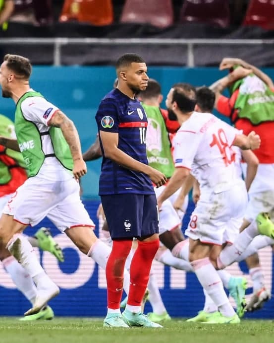 欧洲杯赛果：姆巴佩失点法国总比分7-8不敌瑞士被淘汰出局