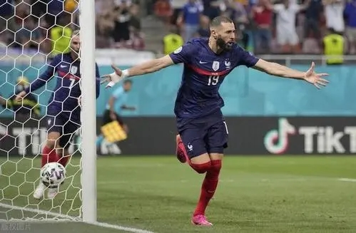 欧洲杯赛事回顾：法国对战瑞士3:3战成平局