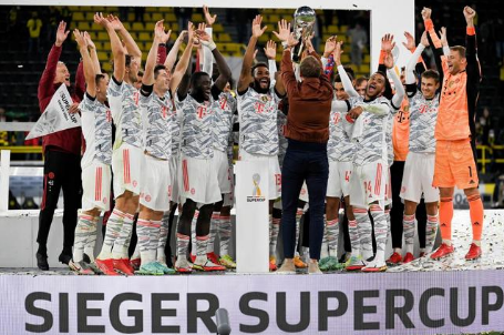莱万梅开二度穆勒建功拜仁3-1大胜多特蒙德夺得德国超级杯冠军