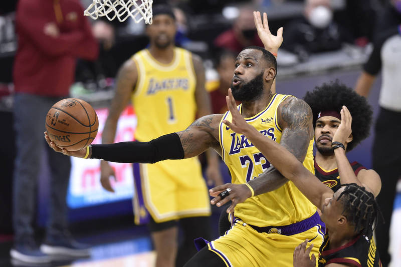 詹皇飙46分、湖人客场10连胜今日NBA战绩