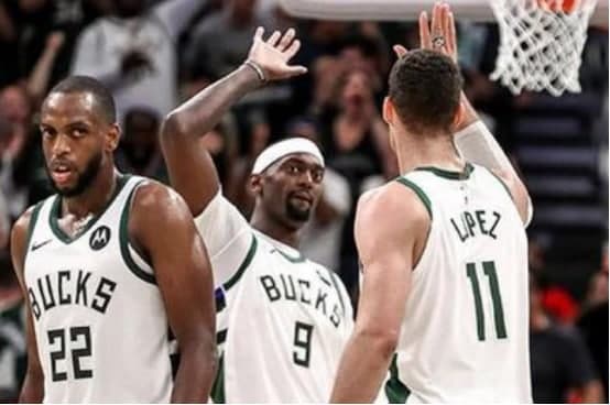 NBA常规赛经典回顾：字母哥三双雄鹿主场大胜步行者